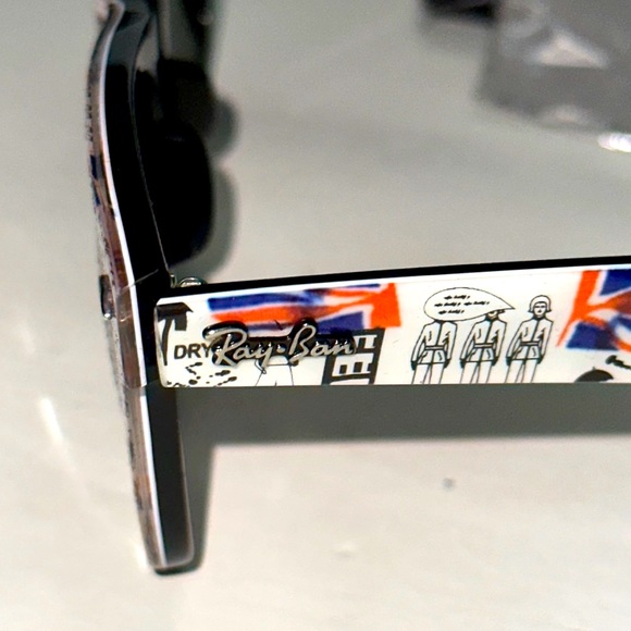 SPECIAL SERIES #8 Ray Ban Wayfarer London Print EUC - Picture 6 of 16